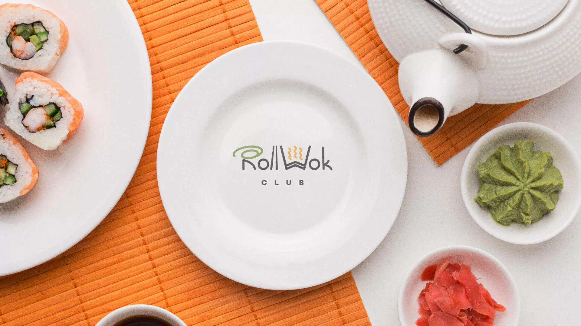 Разработка логотипа и фирменного стиля суши-бара «Roll Wok Club» в Чулыме